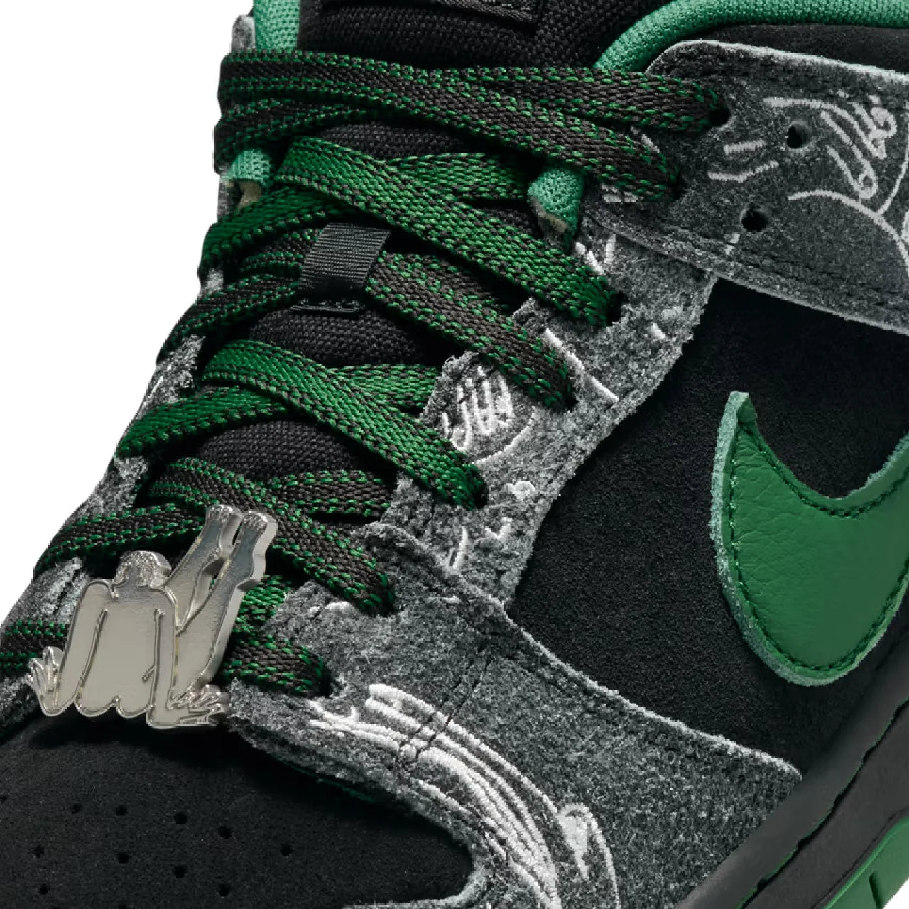 Nike SB Dunk Low There Skateboard