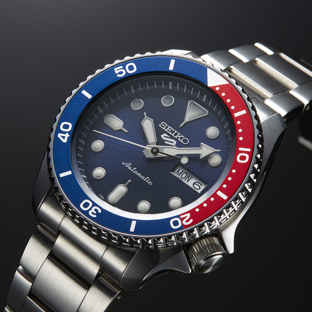 Seiko 5 Sports – Automatico, Blue & Red “Pepsi”, 42,5mm, SRPD53K1