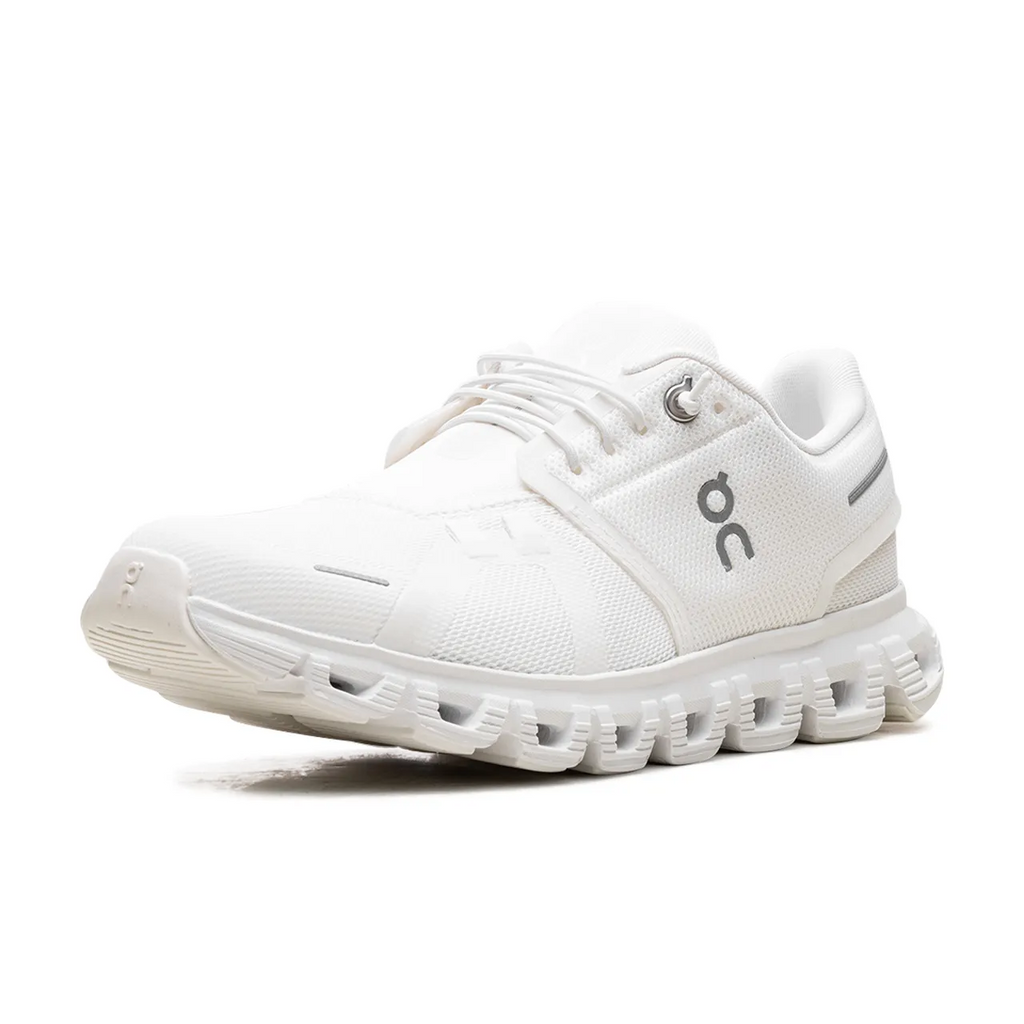 On Running Cloud 6 All White